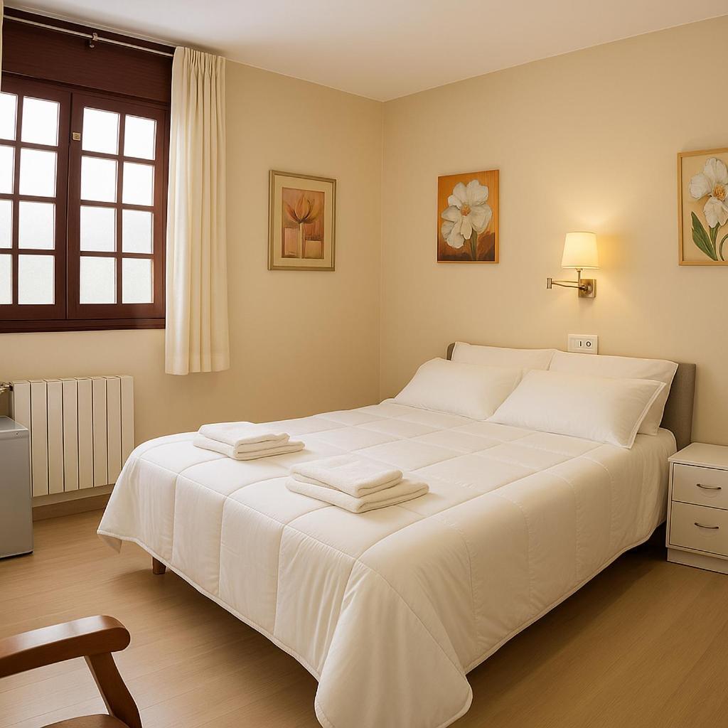 Elara Hotell Viveiro Exteriör bild