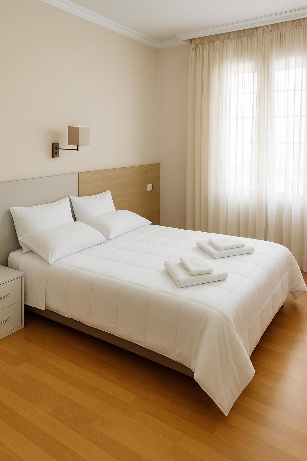 Elara Hotell Viveiro Exteriör bild